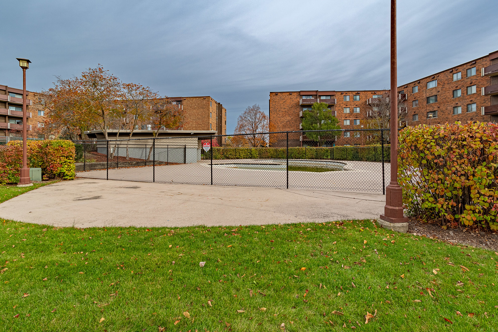 Elk Grove Village, Illinois 60007, United States, 2 Bedrooms Bedrooms, ,2 BathroomsBathrooms,Residential,Active,217652