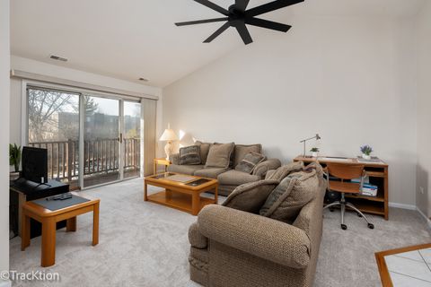 Tiny photo for 378 Sandhurst Circle #7, Glen Ellyn, IL 60137 (MLS # 12528494)