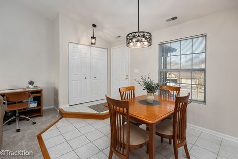 Tiny photo for 378 Sandhurst Circle #7, Glen Ellyn, IL 60137 (MLS # 12528494)