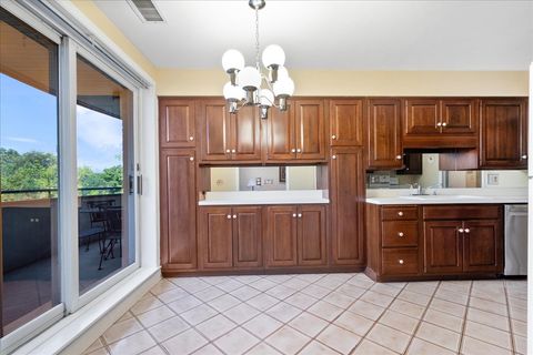 Tiny photo for 6400 N Cicero Avenue #410, Lincolnwood, IL 60712 (MLS # 12458006)