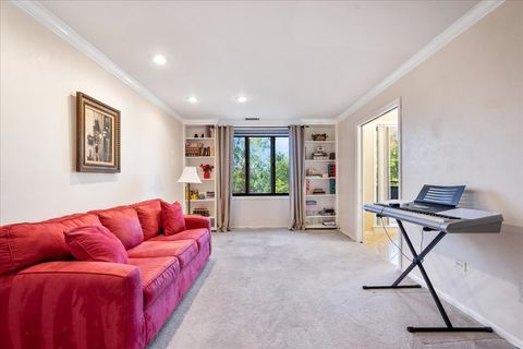 Tiny photo for 6400 N Cicero Avenue #410, Lincolnwood, IL 60712 (MLS # 12458006)