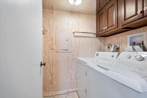 Tiny photo for 6400 N Cicero Avenue #410, Lincolnwood, IL 60712 (MLS # 12458006)