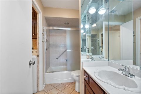 Tiny photo for 6400 N Cicero Avenue #410, Lincolnwood, IL 60712 (MLS # 12458006)