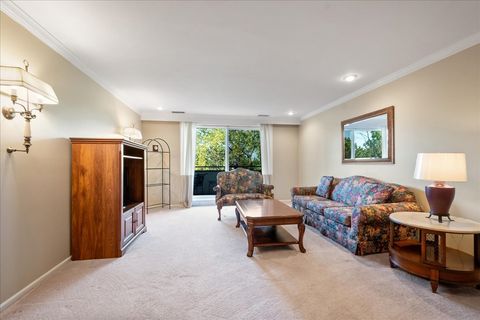 Tiny photo for 6400 N Cicero Avenue #410, Lincolnwood, IL 60712 (MLS # 12458006)