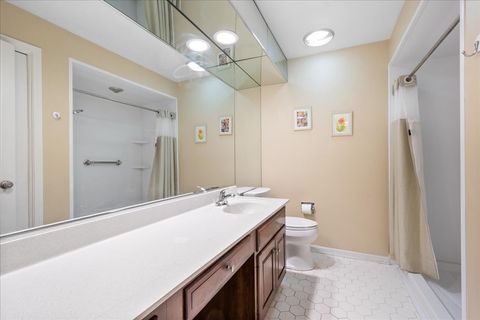 Tiny photo for 6400 N Cicero Avenue #410, Lincolnwood, IL 60712 (MLS # 12458006)