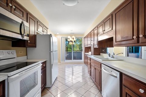 Tiny photo for 6400 N Cicero Avenue #410, Lincolnwood, IL 60712 (MLS # 12458006)