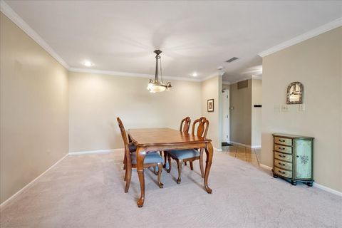 Tiny photo for 6400 N Cicero Avenue #410, Lincolnwood, IL 60712 (MLS # 12458006)