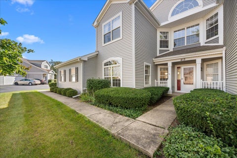 Tiny photo for 413 Cascade Lane #413, Oswego, IL 60543 (MLS # 12753217)