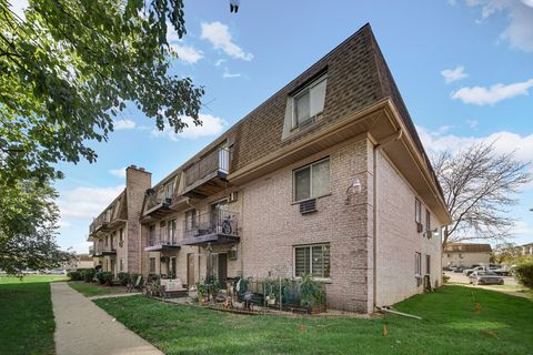 Tiny photo for 270 Shorewood Drive #GA, Glendale Heights, IL 60139 (MLS # 12505252)
