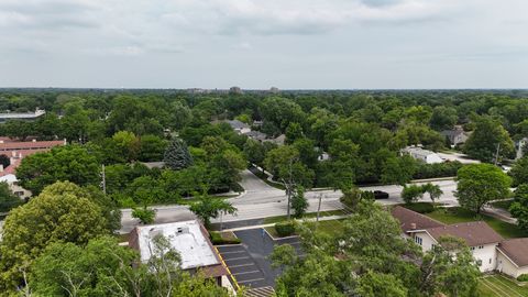 Tiny photo for 1015 S Ridge Avenue, Arlington Heights, IL 60005 (MLS # 12687822)