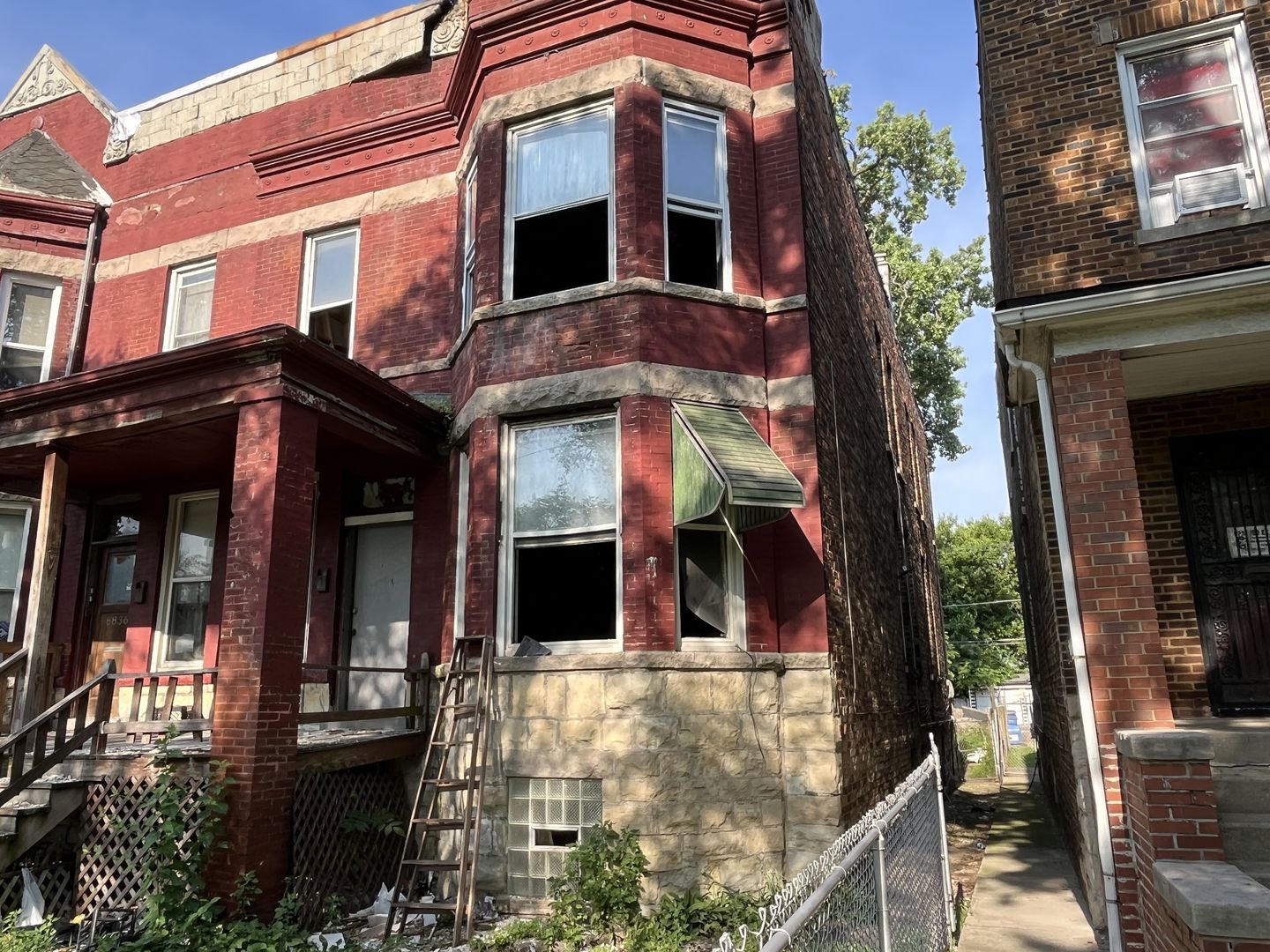 6834 S Lafayette Avenue