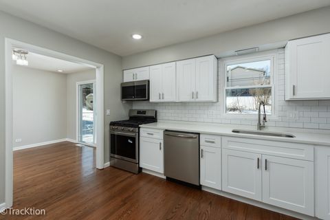 Tiny photo for 102 Grove Avenue, Glen Ellyn, IL 60137 (MLS # 12556073)