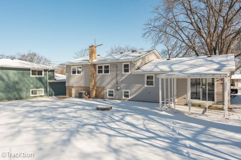 Tiny photo for 102 Grove Avenue, Glen Ellyn, IL 60137 (MLS # 12556073)