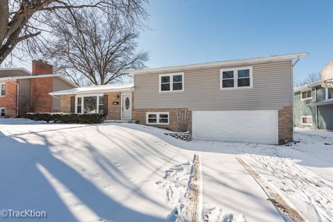 Photo of 102 Grove Avenue, Glen Ellyn, IL 60137 (MLS # 12556073)