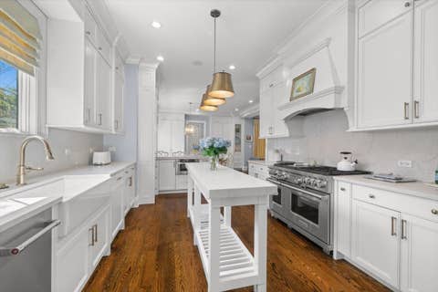 Tiny photo for 1482 Edgewood Lane, Winnetka, IL 60093 (MLS # 12640779)
