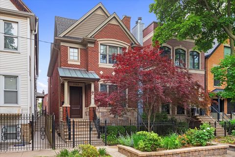 2122 W Melrose Street Chicago IL 60618