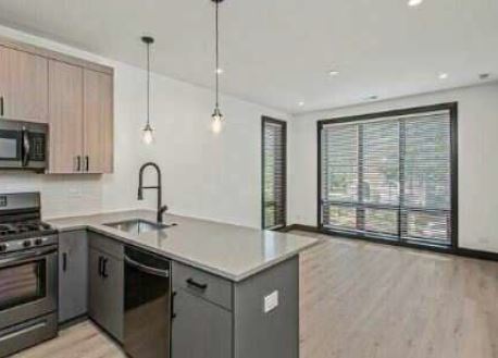 6502 S Ingleside Avenue