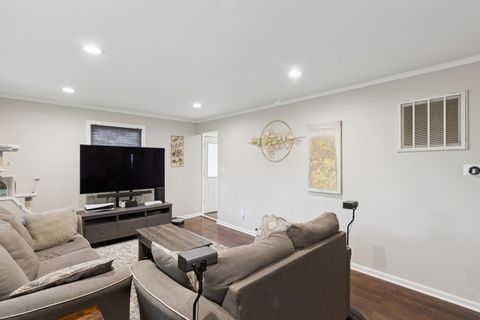 Tiny photo for 3100 Swallow Lane, Rolling Meadows, IL 60008 (MLS # 12491074)