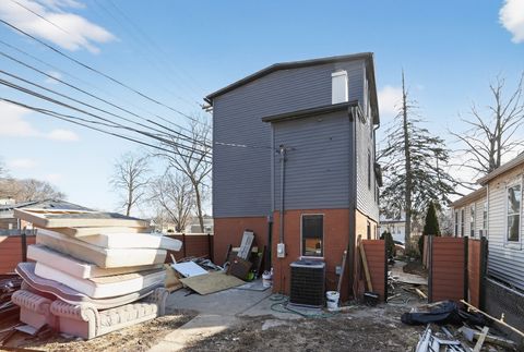 Tiny photo for 1836 Hartrey Avenue, Evanston, IL 60201 (MLS # 12569304)