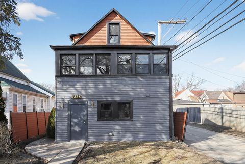 Tiny photo for 1836 Hartrey Avenue, Evanston, IL 60201 (MLS # 12569304)