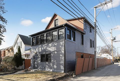 Tiny photo for 1836 Hartrey Avenue, Evanston, IL 60201 (MLS # 12569304)