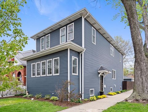 Photo of 5101 N AVERS Avenue, Chicago, IL 60625 (MLS # 12630242)