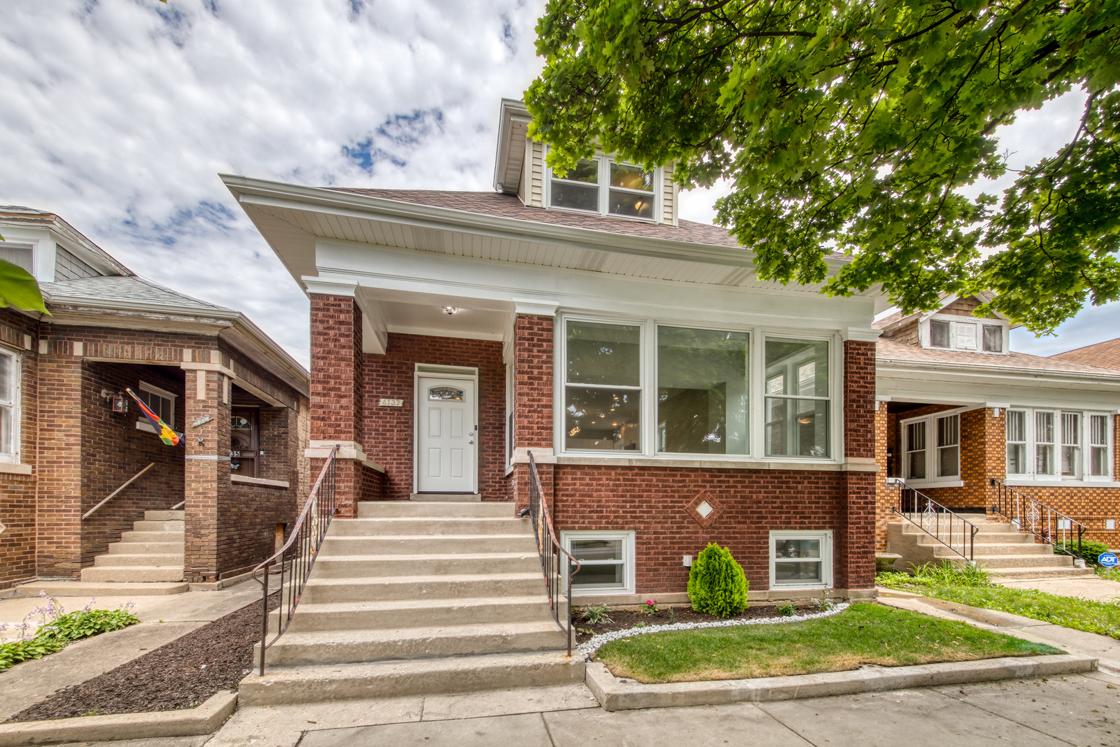 View Chicago, IL 60629 house