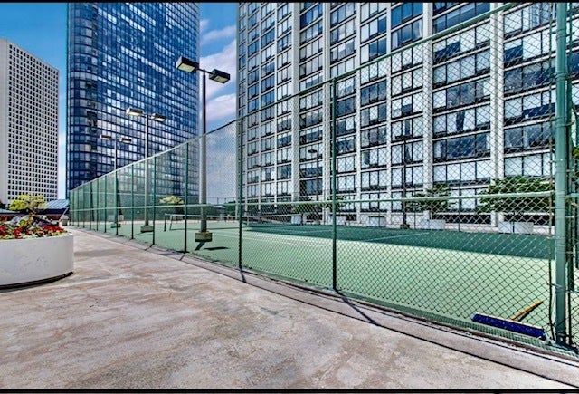 5445 N Sheridan Road 2510