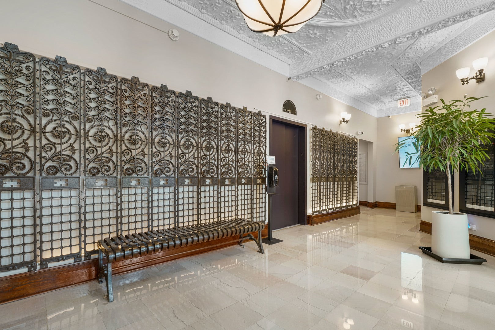 431 S Dearborn Street 806