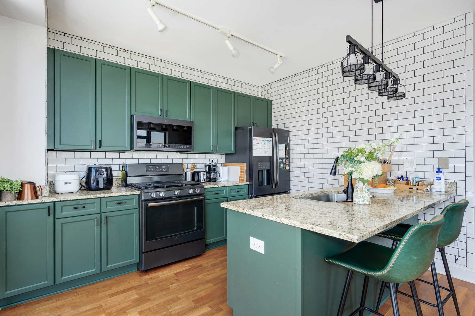 1260 W WASHINGTON Street 608