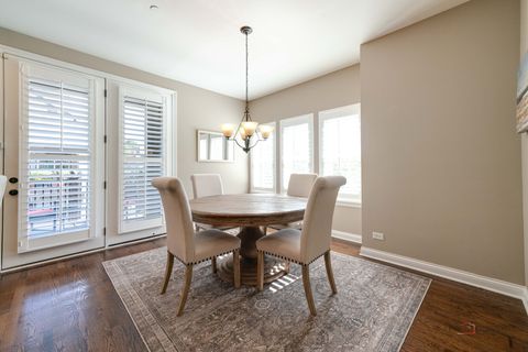Tiny photo for 654 Parkside Court, Libertyville, IL 60048 (MLS # 12492232)