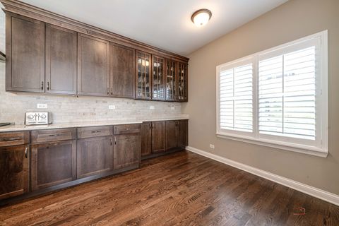 Tiny photo for 654 Parkside Court, Libertyville, IL 60048 (MLS # 12492232)