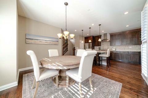 Tiny photo for 654 Parkside Court, Libertyville, IL 60048 (MLS # 12492232)