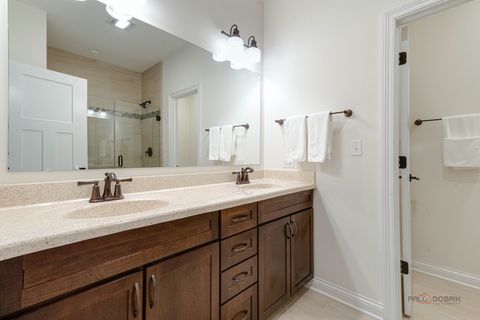 Tiny photo for 654 Parkside Court, Libertyville, IL 60048 (MLS # 12492232)