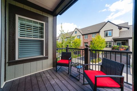 Tiny photo for 654 Parkside Court, Libertyville, IL 60048 (MLS # 12492232)