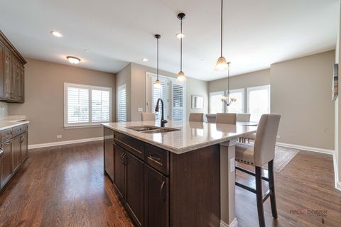Tiny photo for 654 Parkside Court, Libertyville, IL 60048 (MLS # 12492232)