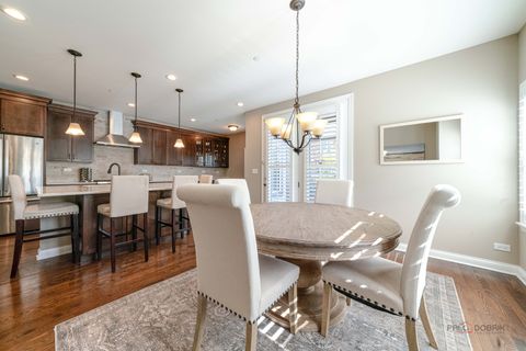 Tiny photo for 654 Parkside Court, Libertyville, IL 60048 (MLS # 12492232)