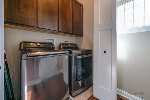 Tiny photo for 654 Parkside Court, Libertyville, IL 60048 (MLS # 12492232)