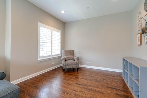 Tiny photo for 654 Parkside Court, Libertyville, IL 60048 (MLS # 12492232)