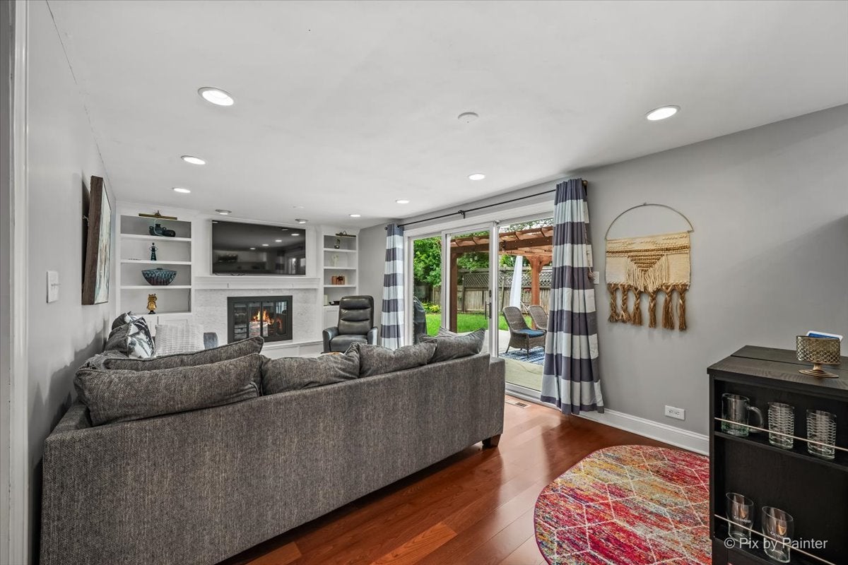 2012 N Kennicott Drive
