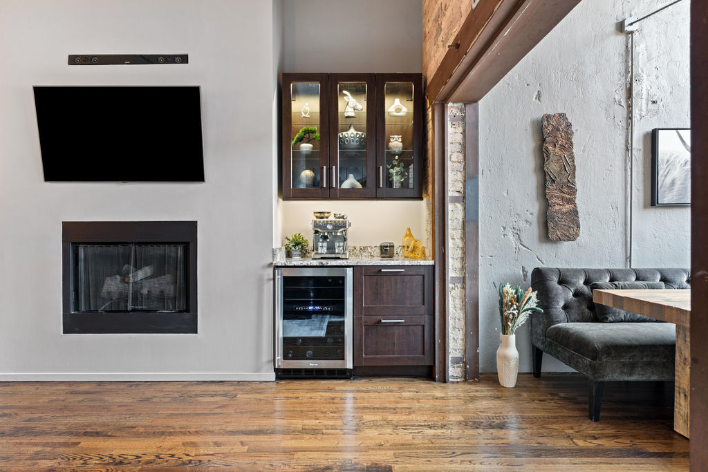 1000 W Washington Boulevard 420