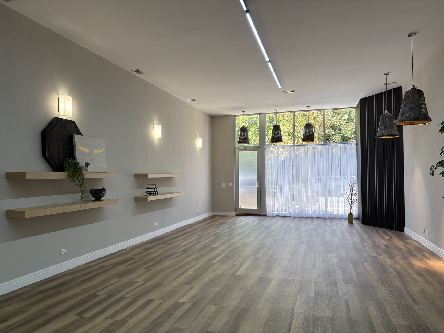 833 N California Avenue 1C