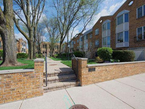 Photo of 110 Bishop Quarter Lane, Oak Park, IL 60302 (MLS # 12615957)