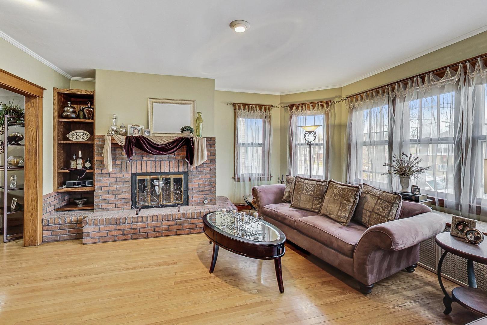 2742 N 76th Court