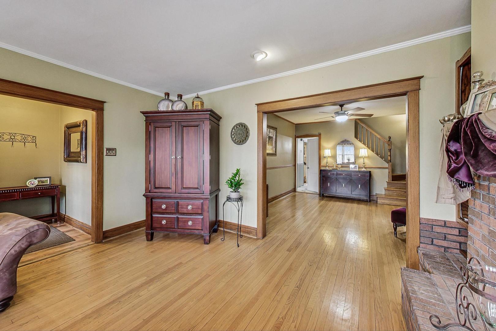 2742 N 76th Court