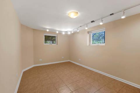 Tiny photo for 2419 W Berenice Avenue, Chicago, IL 60618 (MLS # 12646069)