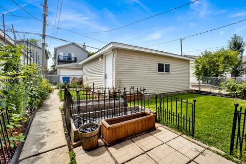 Tiny photo for 2419 W Berenice Avenue, Chicago, IL 60618 (MLS # 12646069)