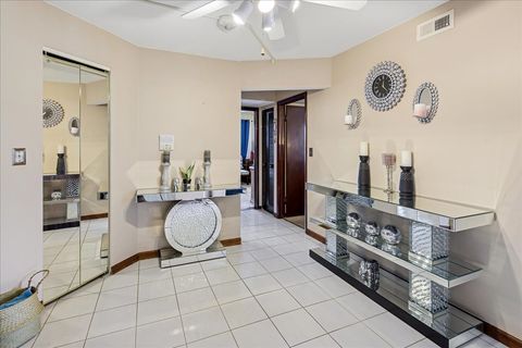 Tiny photo for 475 SHENSTONE Road #304, Riverside, IL 60546 (MLS # 12564083)