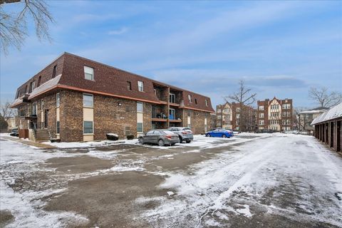 Tiny photo for 475 SHENSTONE Road #304, Riverside, IL 60546 (MLS # 12564083)