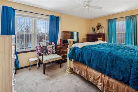 Tiny photo for 475 SHENSTONE Road #304, Riverside, IL 60546 (MLS # 12564083)